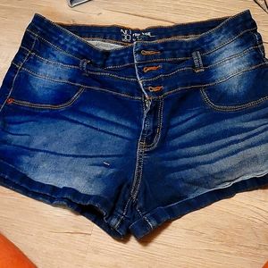 NoBo Mid Rise Short Shorts